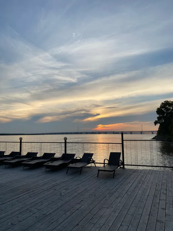 Дом с баней и бассейном на берегу Амура