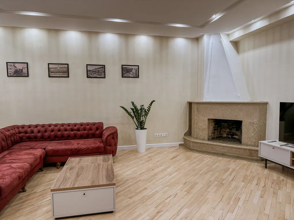 Лафамилия Тбилиси на площади Свободы