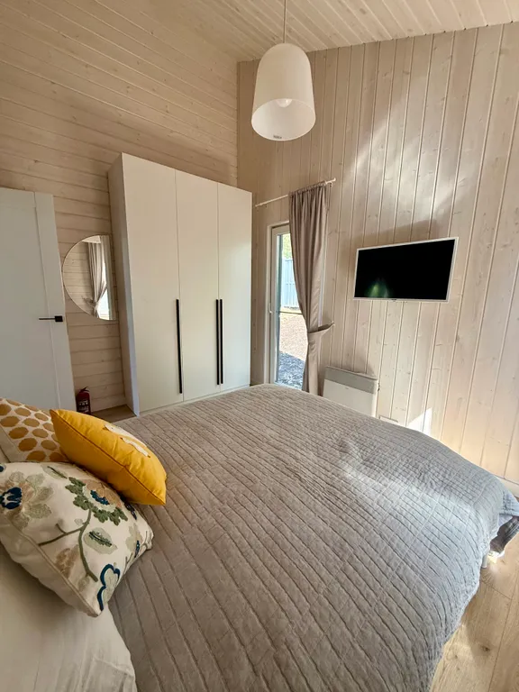 Семейный дом с панорамной сауной и камином