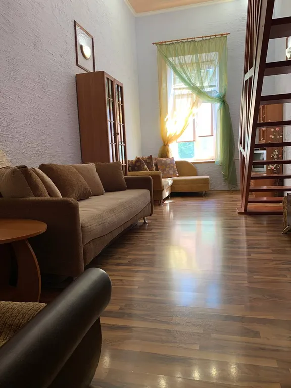 Апартаменты в трёх уровнях у моря