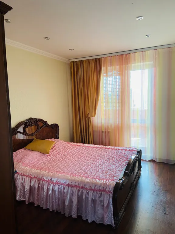 3-комнатная 8-миместная квартира в центре левобережья