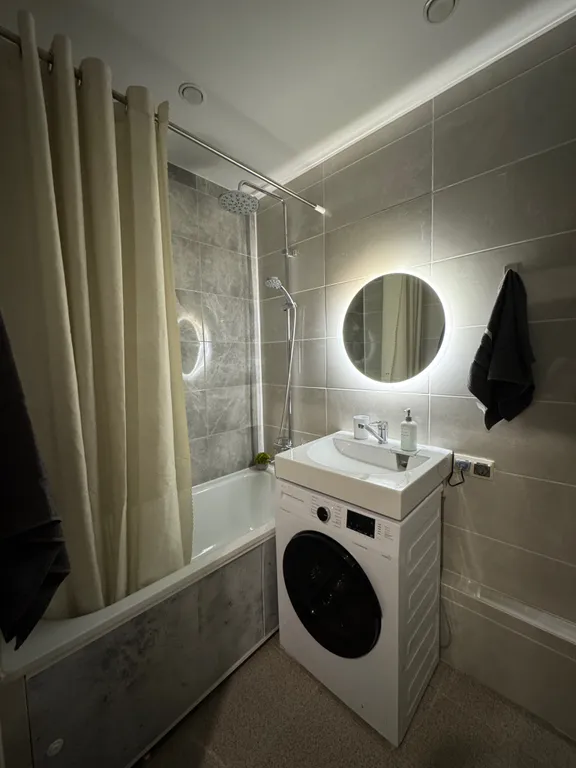 Уютная однушка с новым ремонтом на Клыкова с современной мебелью