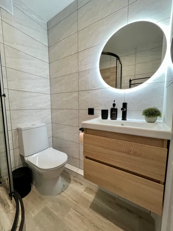 Светлая, теплая, просторная, уютная квартира в самом центре поселка