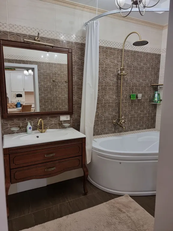 Апартамент в центре рядом с подъемником с балконом