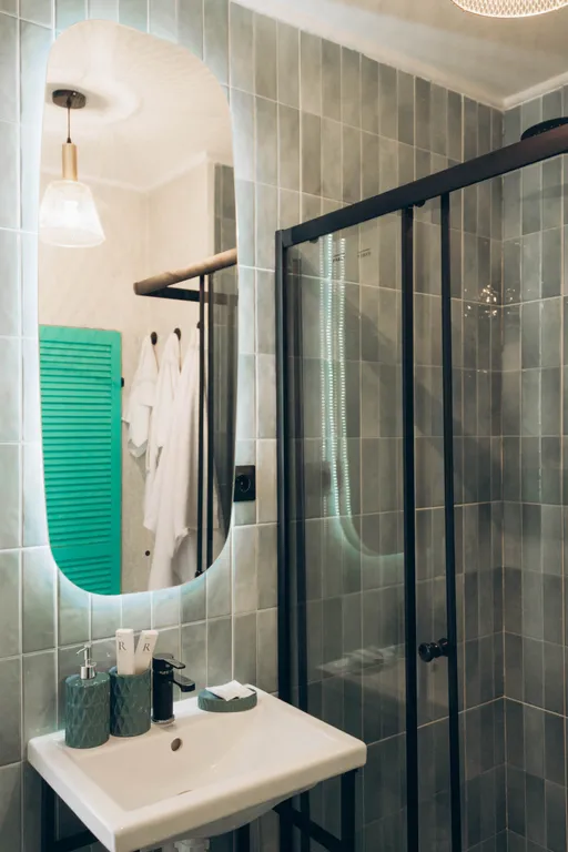 Треугольный дом.