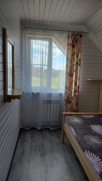 Современный дом с видом на лес