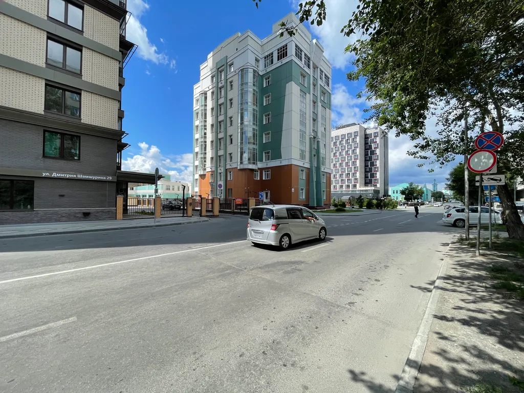 Новая квартира у ЖД вокзала в центре с теплой парковкой