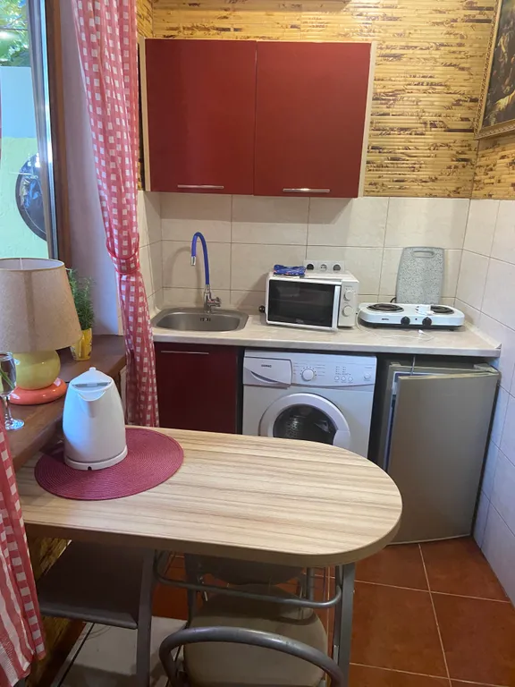 Уютная дачка под ключ с двориком в центре, До моря 200 м, все удобства