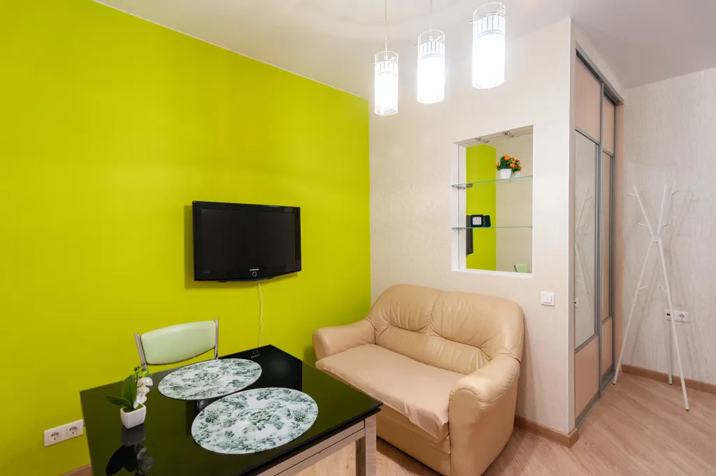 Двухкомнатная квартира в центре рядом с полевым спуском к Волге