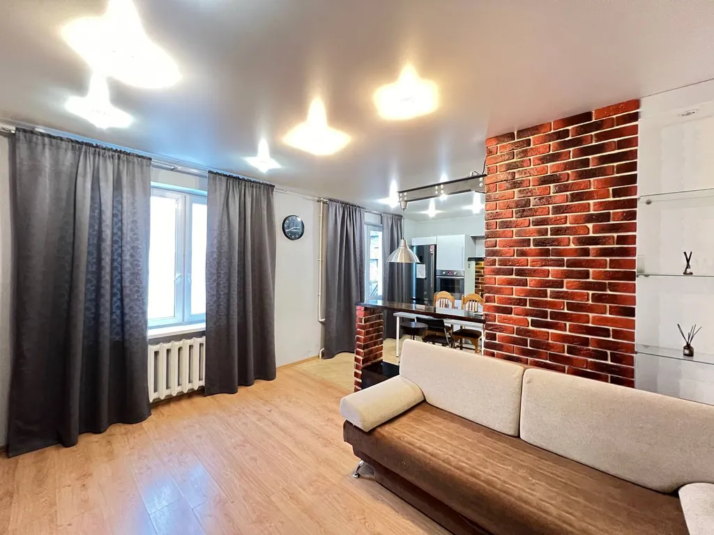 Видовая квартира с дизайнерским ремонтом в центре