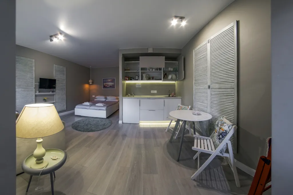 Апартаменты у озера и леса.