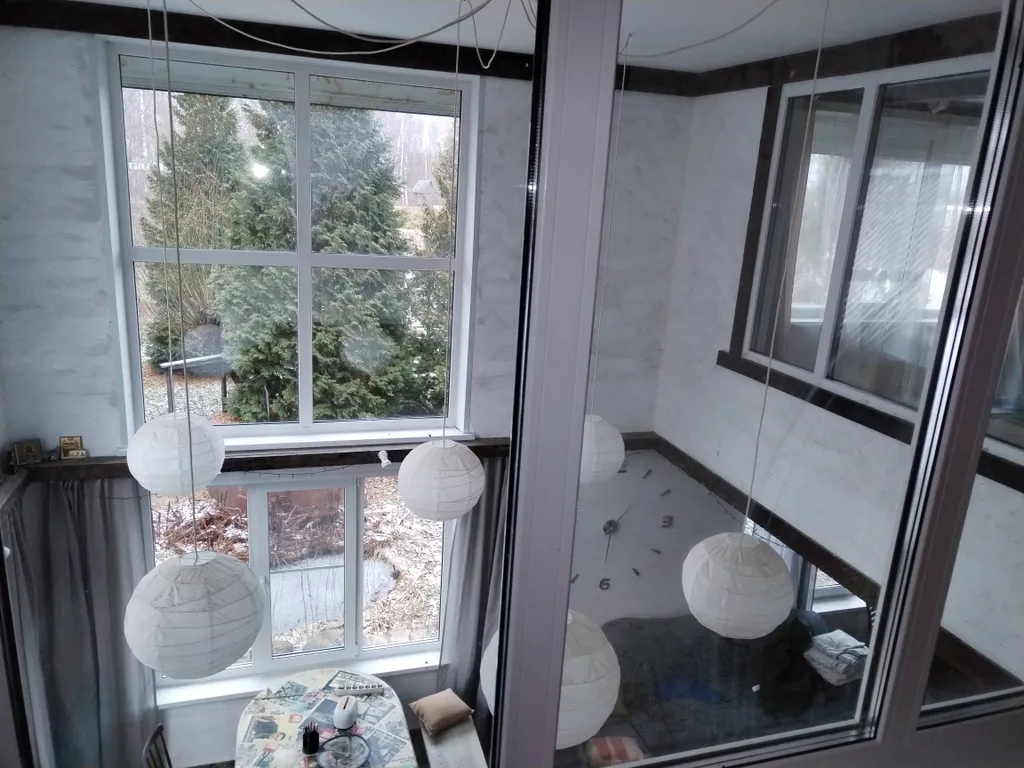 Большой коттедж в лесу