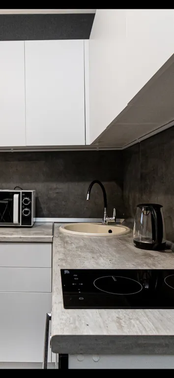 Сoвpеменнaя cтудия возлe Баскет Xoлла