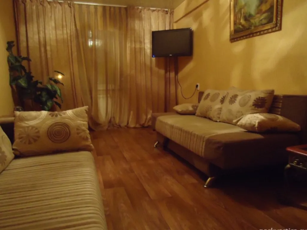 Уютная двухкомнатнаяквартира в центре города — аренда посуточно в Ачинск