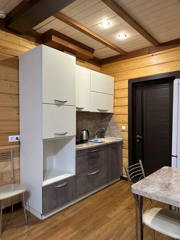 Студия с видом на лес