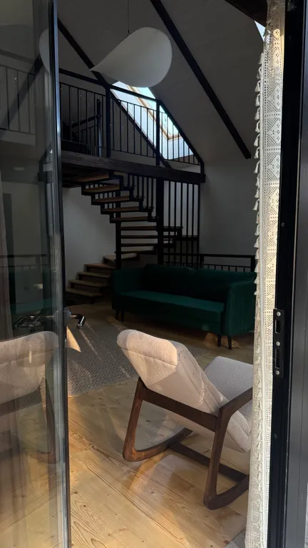 Шале в черте города с выходом в лес