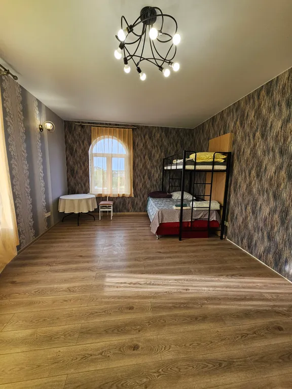 Целый этаж в частном доме в тихом районе