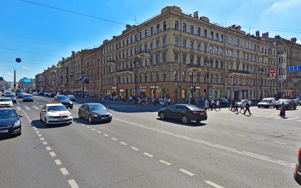 Однокомнатная квартира с яркой кухней у Невского проспекта