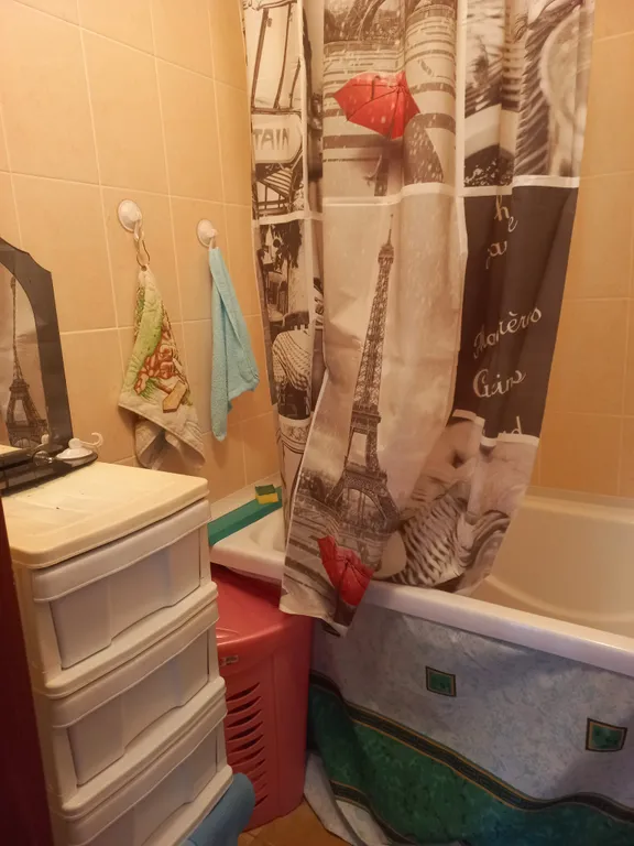 Комната в квартире с видом на море, кондиционер, дом новый