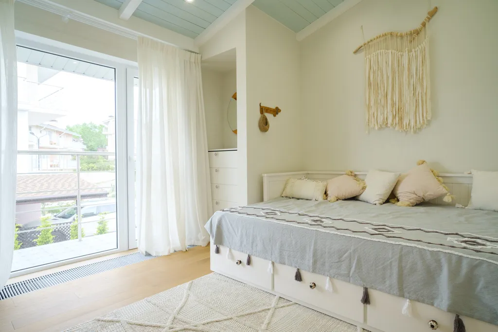 Семейный дом с территорией и видом на море