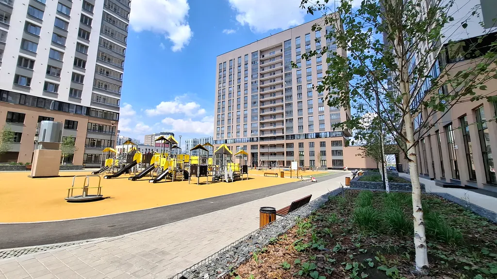 3-комнатная квартира с видом на парк и озеро