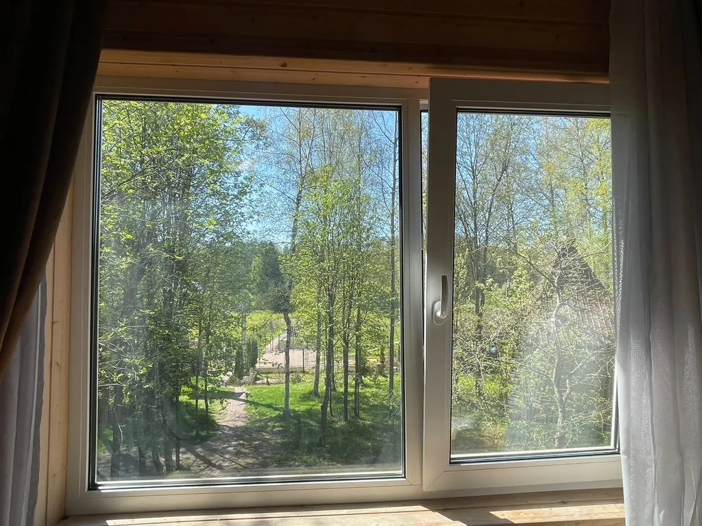 Коттедж Рябиновый домик с видом на лес и реку — Агалатово