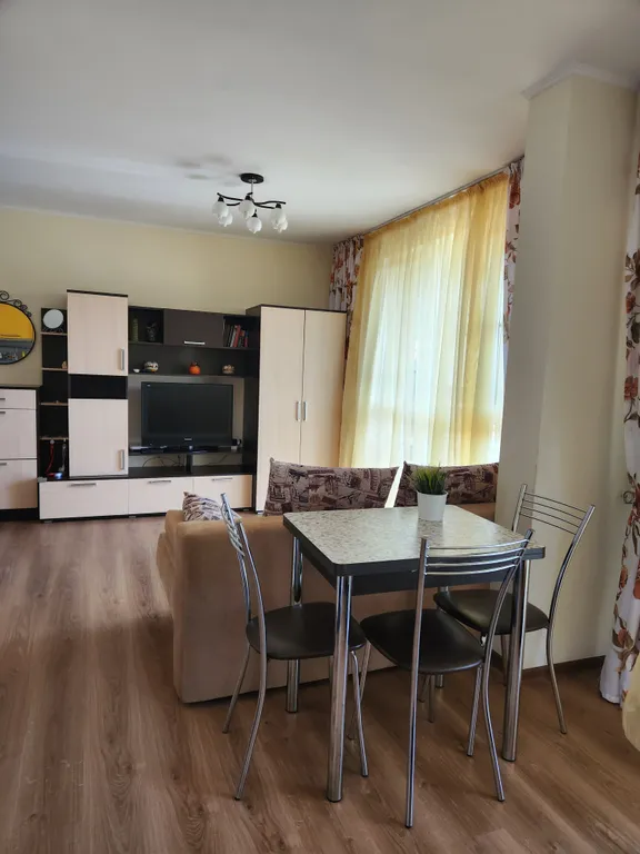 Квартира-студия с видом на горы и бассейн