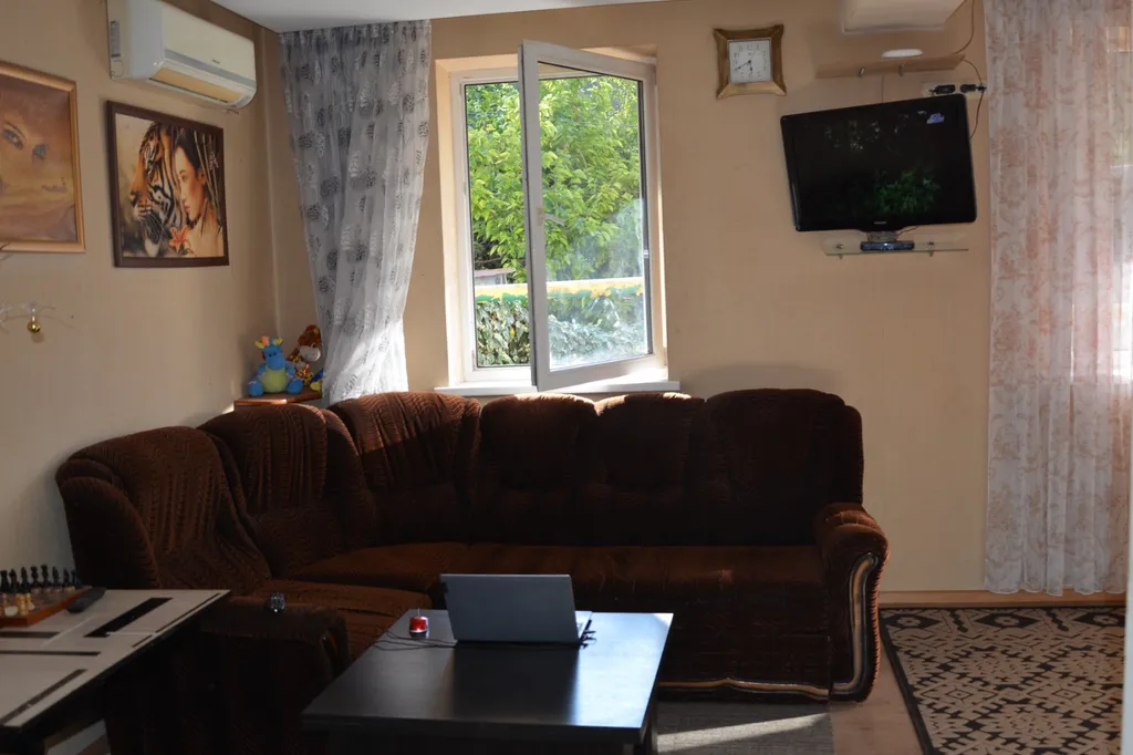 Уютная отдельная студия, дам видио всей квартиры детально)