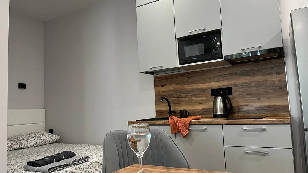 Квартира с посудомойкой, балконом и бассейном