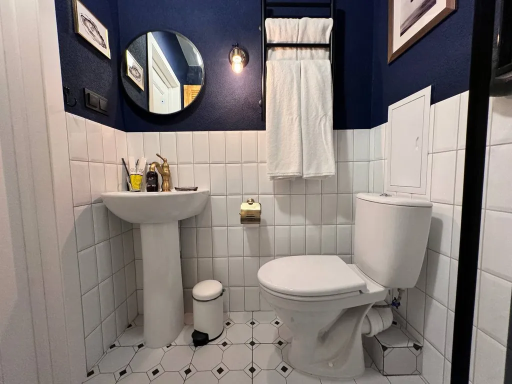 Апартамент в спальном районе с велосипедами