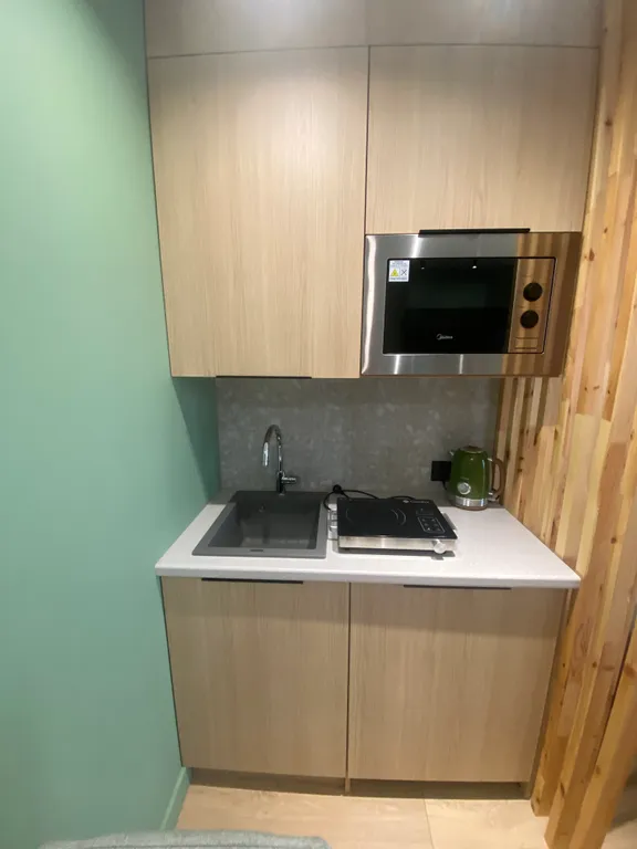 Уютная студия в центре (рядом ЖД, автовокзал, центр)