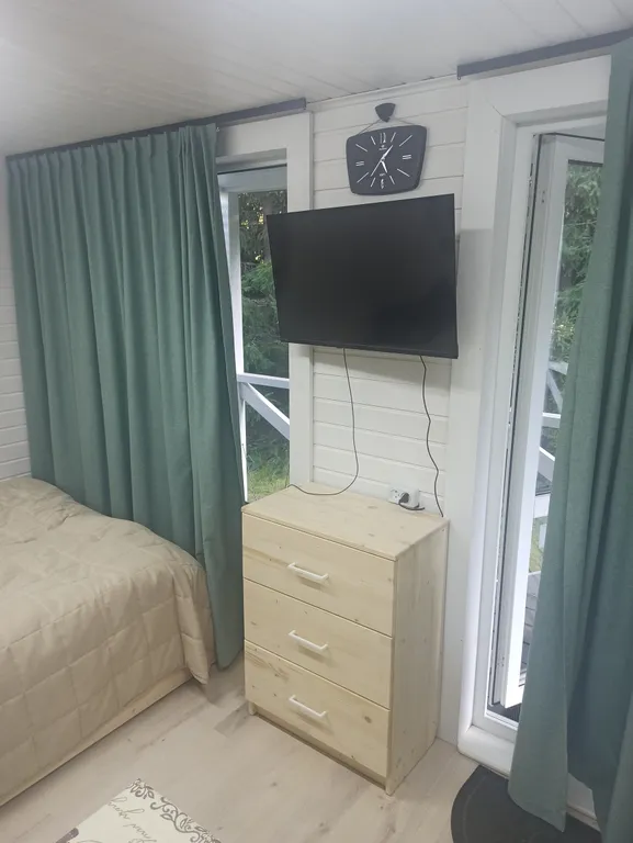 Уютный домик на двоих на берегу речки