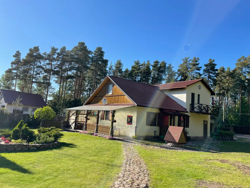 Гостевой дом на берегу Финского залива в окружении соснового леса