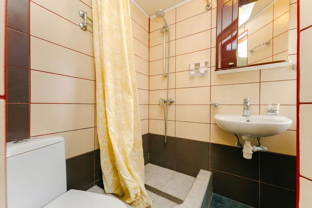 Бюджетный четырёхместный номер "Black & White"