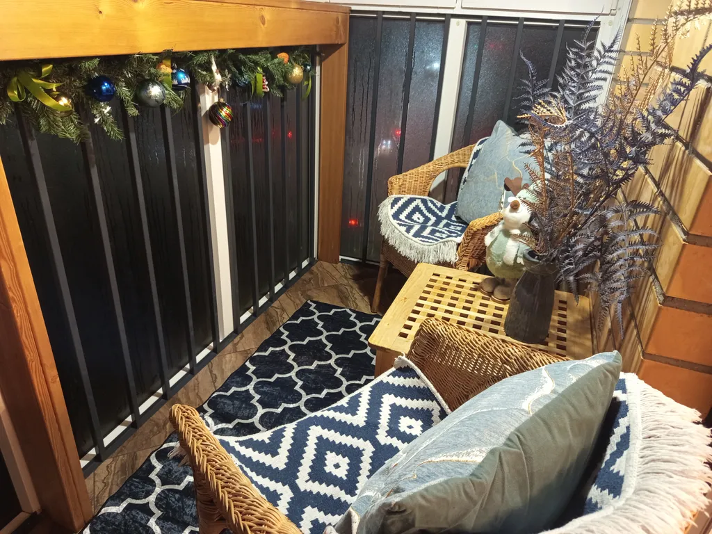 Студия с видом на город