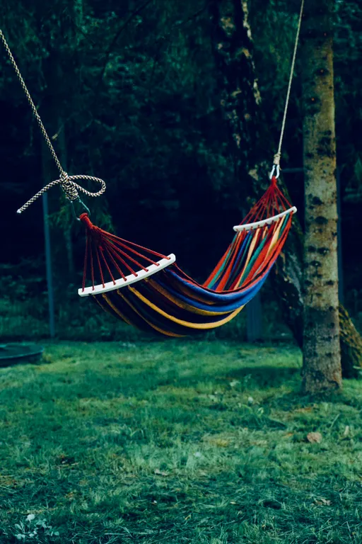 Дом в лесу у озера