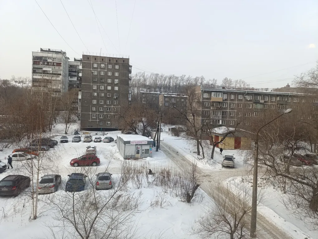 Просторная двухкомнатная квартира с видом на Кузнецкую крепость