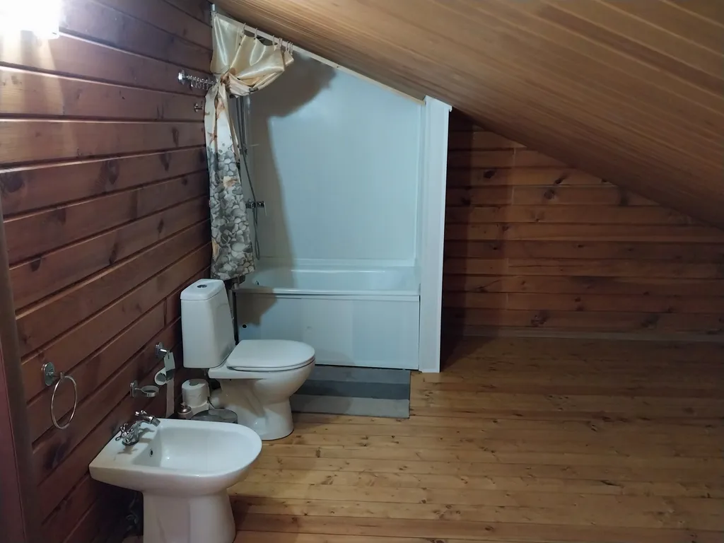 Коттедж на берегу озера Глубокое