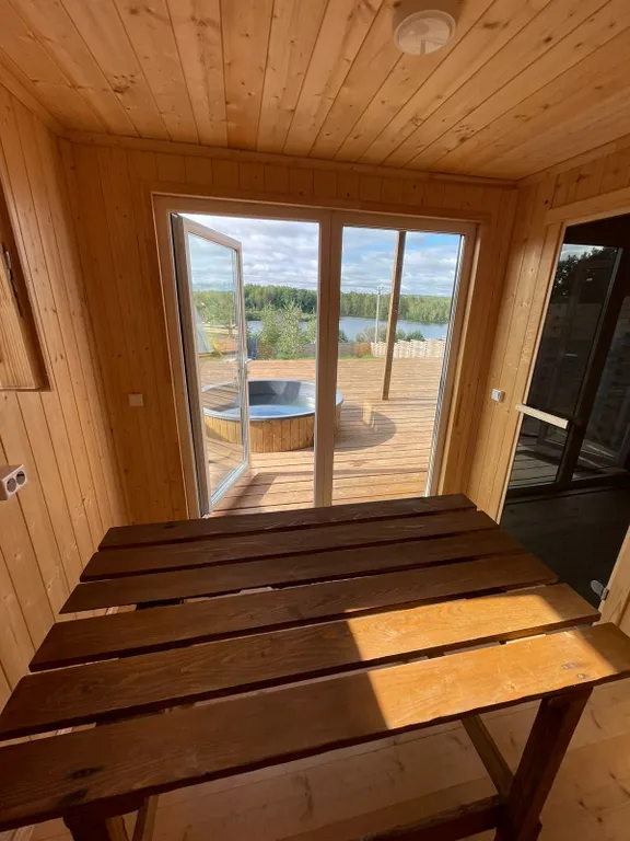 Уютный дом с видом на реку