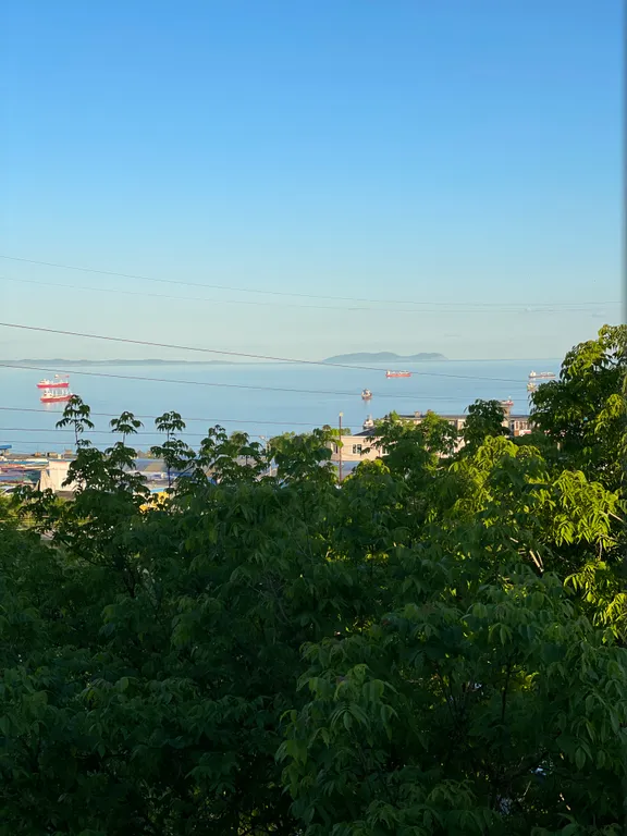 Солнечная квартира с видом на море