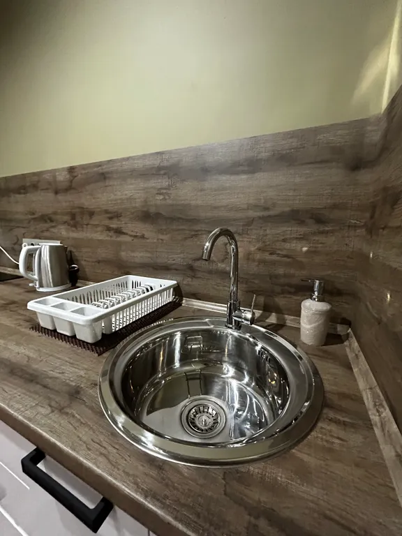 Студия с дизайнерским ремонтом