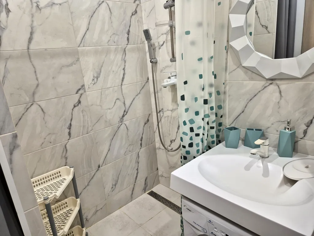 Яркая студия рядом с Мытищинской больницей