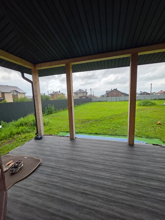 Коттедж на огромной территорией