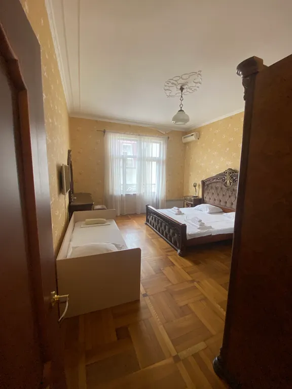 С общим санузлом номер 1