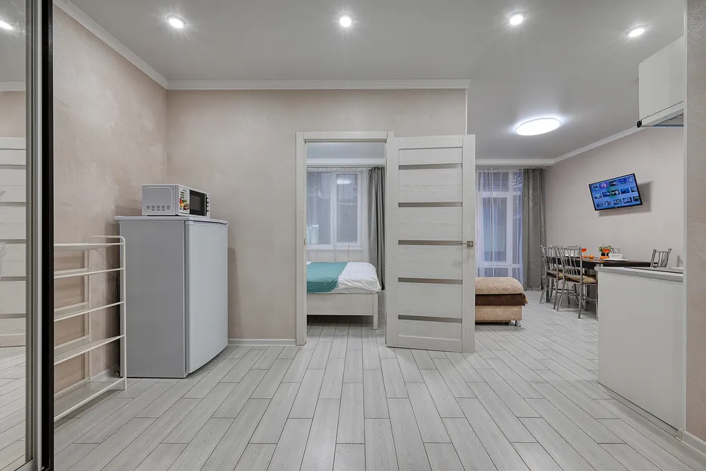 Квартира с отдельной спальней рядом с Казино и Ред Ареной 02