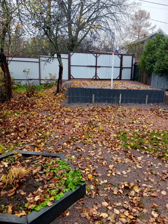 Дом рядом с озером