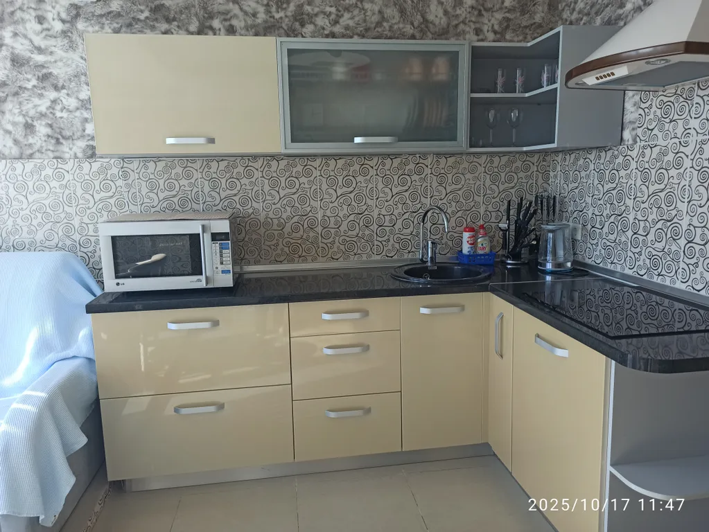 Квартира Квартира с потрясающим видом на море в элитном доме — Алушта