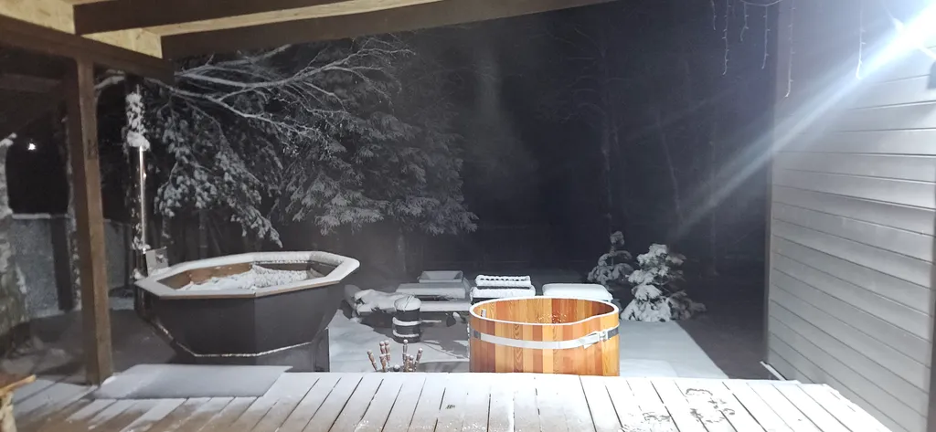 Новый развлекательно-банный комплекс на берегу реки