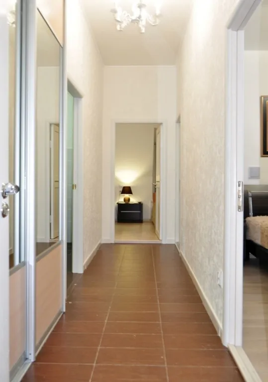 Современная четырехкомнатная квартира