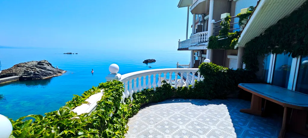 Гостевой номер с видом на море двухкомнатный